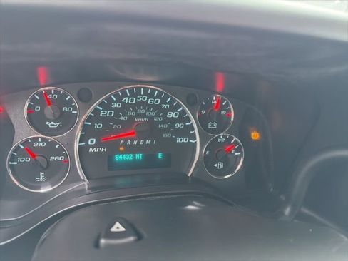 Used 2019 Chevrolet Express 3500 Extended w/ Driver Convenience Package image 9