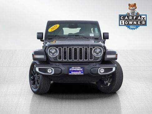 Used 2025 Jeep Wrangler Unlimited Sahara AWD/4WD image 2