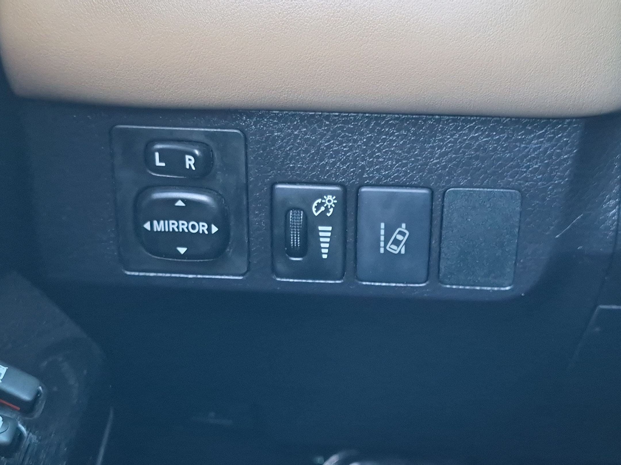 Used 2017 Toyota RAV4 Limited w/ Carpet Mat Package FWD image 15