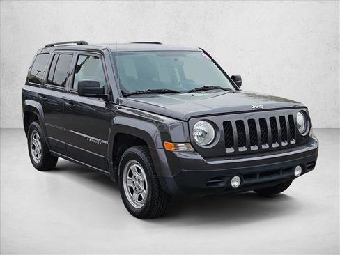 Used 2016 Jeep Patriot Sport FWD image 3