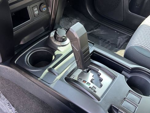 Used 2019 Toyota 4Runner SR5 AWD/4WD image 37