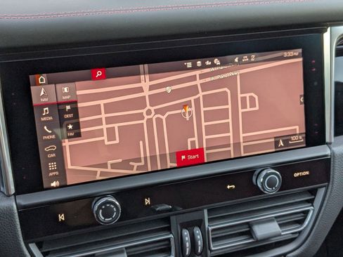 New 2026 Porsche Macan image 18