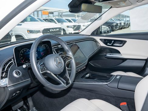 Used 2024 Mercedes-Benz E 350 4MATIC Sedan image 17