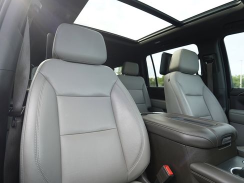 Used 2021 Chevrolet Suburban LT w/ Rear Media and Nav Package RWD image 14