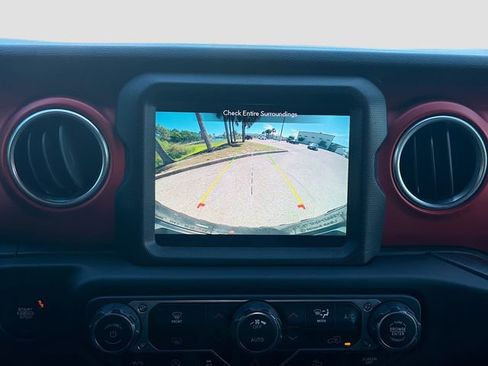Used 2021 Jeep Wrangler Unlimited Rubicon AWD/4WD image 32