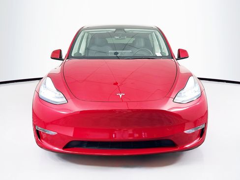 Used 2022 Tesla Model Y Long Range AWD/4WD image 2