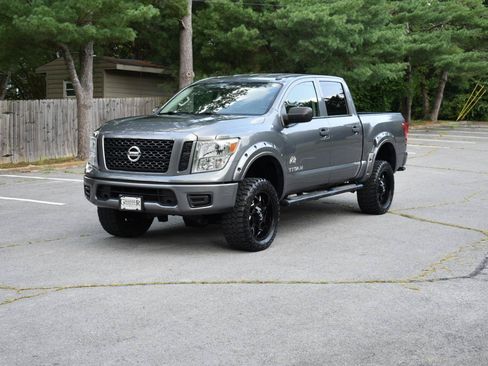 Used 2019 Nissan Titan S AWD/4WD image 2