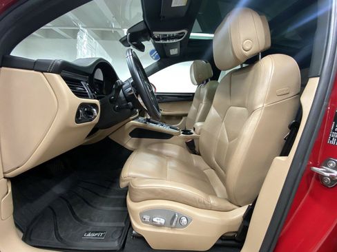 Used 2021 Porsche Macan AWD/4WD image 17