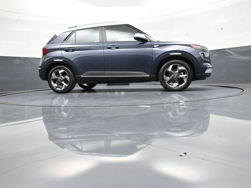 Certified 2024 Hyundai Venue Limited FWD image 27