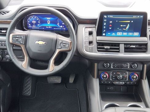 Used 2024 Chevrolet Suburban High Country AWD/4WD image 27