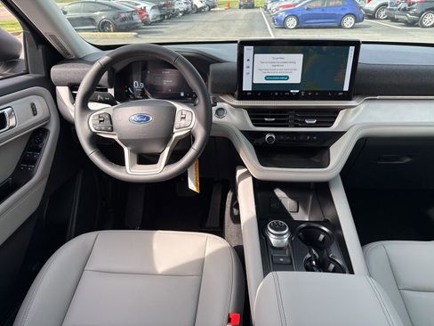 New 2026 Ford Explorer Active w/ Active Comfort Package image 9