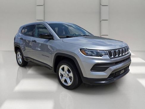 Used 2023 Jeep Compass Sport AWD/4WD image 7