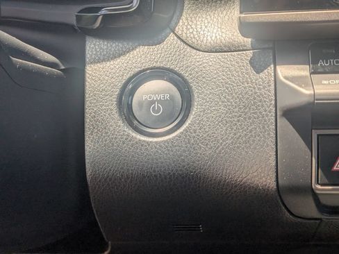 Used 2025 Toyota Camry SE AWD/4WD image 45