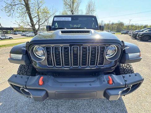 Used 2025 Jeep Gladiator Mojave AWD/4WD image 27