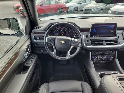 Used 2021 Chevrolet Suburban LT image 16