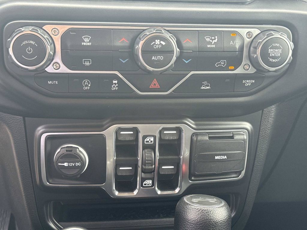 Used 2022 Jeep Wrangler Unlimited Sport AWD/4WD image 23