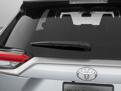 Used 2020 Toyota RAV4 LE FWD image 65