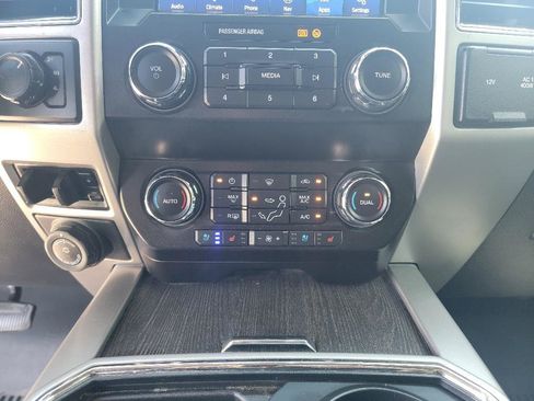 Used 2020 Ford F350 Lariat w/ Lariat Ultimate Package AWD/4WD image 22