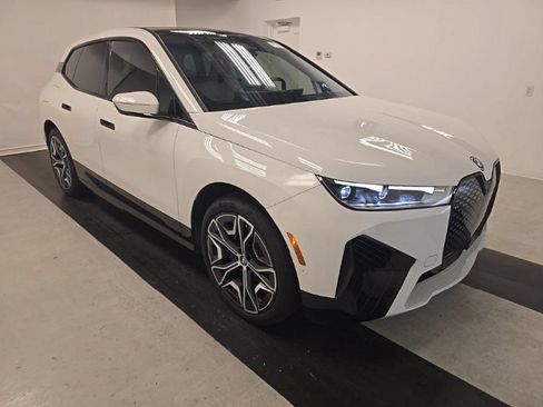 Used 2024 BMW iX xDrive50 w/ Sport Package AWD/4WD image 3