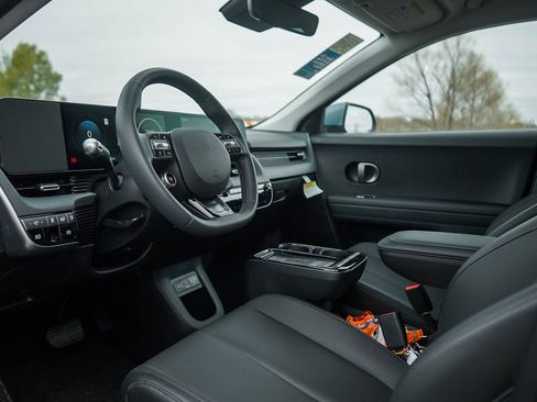 New 2026 Hyundai Ioniq 5 SEL image 17