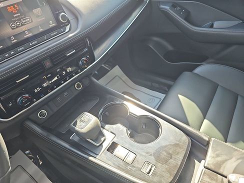 Used 2021 Nissan Rogue SL image 28