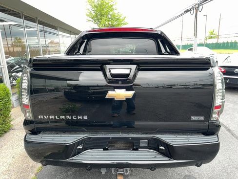 Used 2011 Chevrolet Avalanche LT AWD/4WD image 26