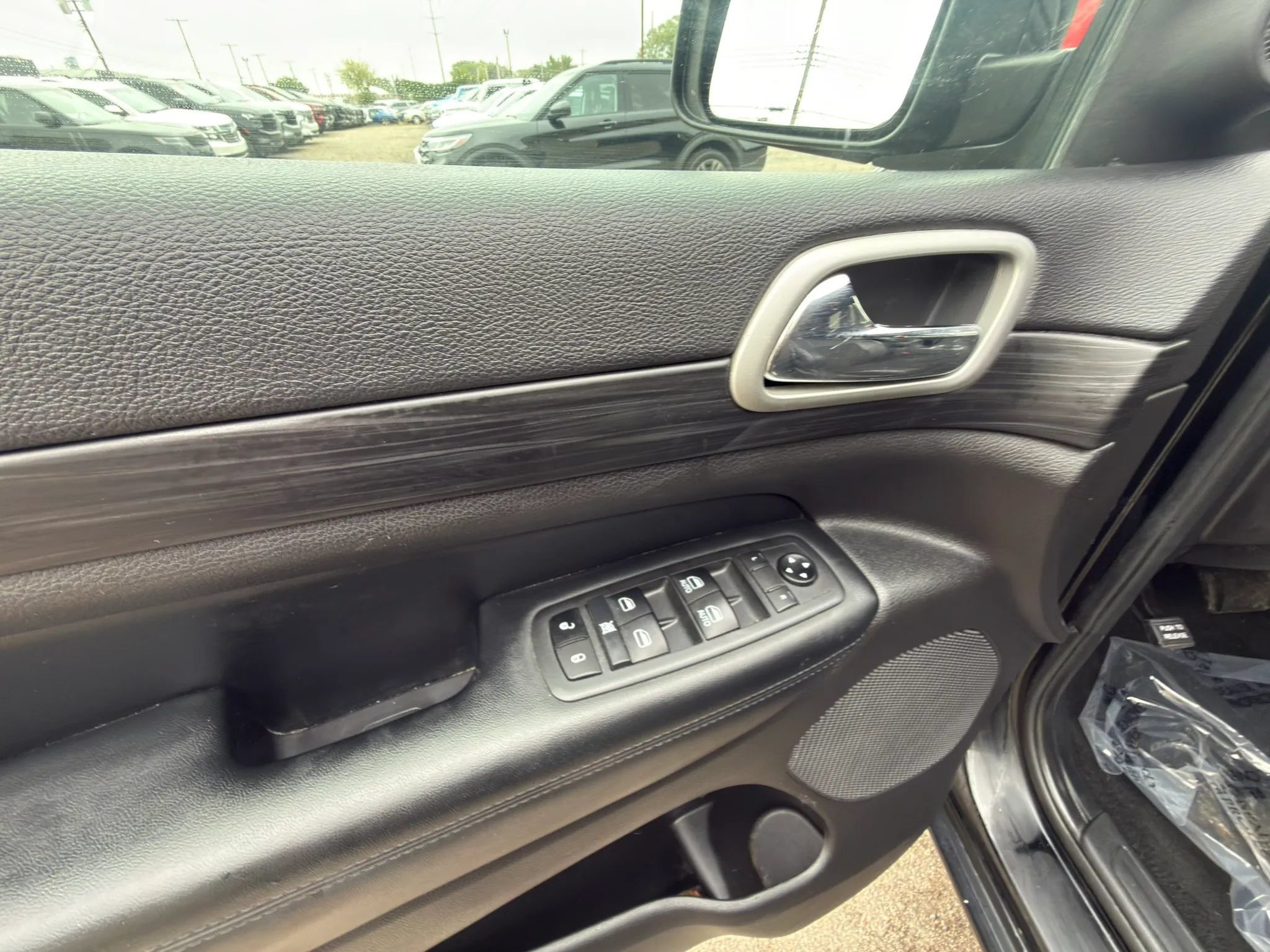 Used 2021 Jeep Grand Cherokee Laredo X AWD/4WD image 10