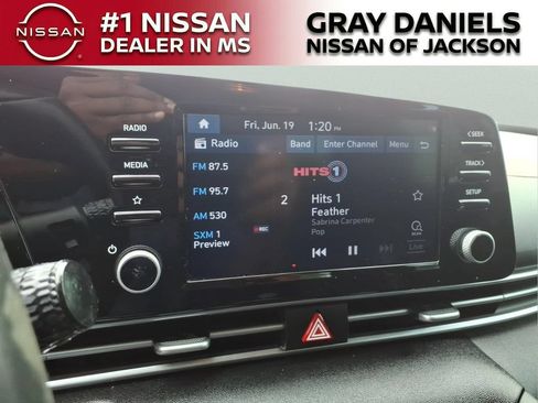 Used 2021 Hyundai Elantra SEL w/ Convenience + Premium Package FWD image 16