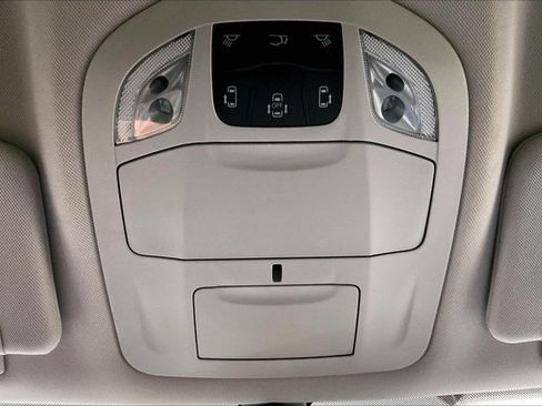 Used 2024 Chrysler Pacifica Touring-L FWD image 36