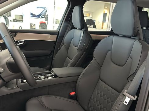 Used 2026 Volvo XC90 B6 Plus w/ Protection Package Premier image 23