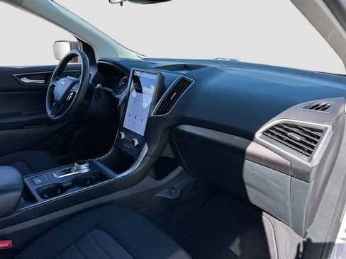 Certified 2024 Ford Edge SE image 26