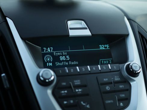 Used 2015 Chevrolet Equinox LS image 12