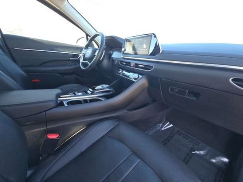 Used 2021 Hyundai Sonata Limited w/ Preferred Accessory Package image 16