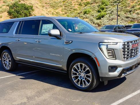 New 2026 GMC Yukon XL Denali w/ Denali Reserve Package AWD/4WD image 6
