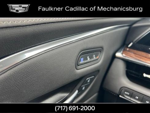 Used 2024 Cadillac Escalade ESV Premium Luxury AWD/4WD image 31