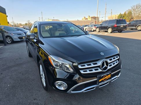 Used 2018 Mercedes-Benz GLA 250 4MATIC image 4