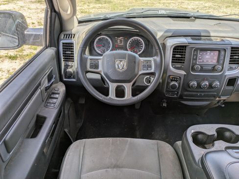 Used 2021 RAM 1500 Classic SLT AWD/4WD image 15