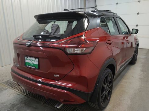 Used 2022 Nissan Kicks SR w/ Interior Electronics Package FWD image 9