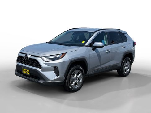 Used 2024 Toyota RAV4 XLE FWD image 1