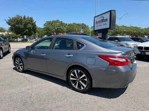 Used 2016 Nissan Altima 2.5 SR w/ LED Appearance Package FWD image 3