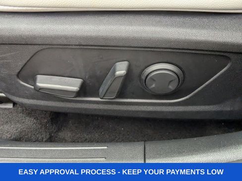 Used 2023 Hyundai Elantra Limited w/ Cargo Package image 25