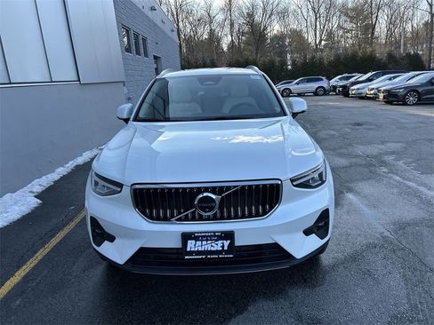 Certified 2023 Volvo XC40 B5 Plus w/ Protection Package Premier image 3
