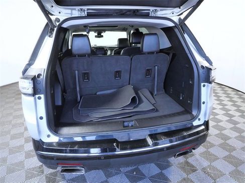 Used 2021 Chevrolet Traverse Premier w/ Redline Edition image 9