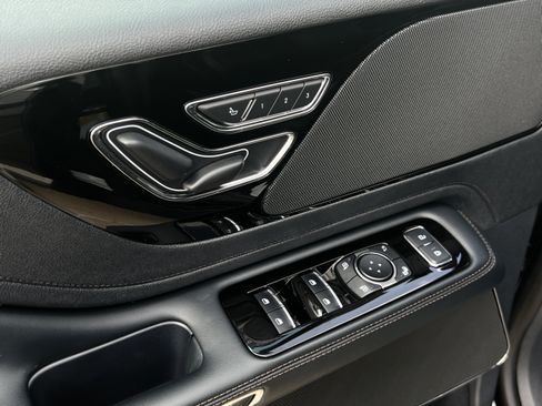 Certified 2025 Lincoln Aviator AWD image 22