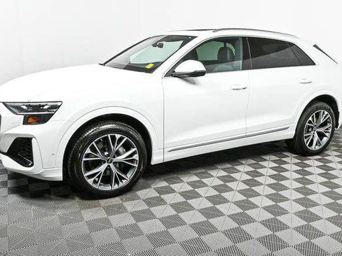 Used 2025 Audi Q8 Premium AWD/4WD image 4
