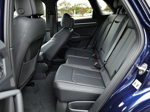 New 2025 Audi Q3 2.0T Premium image 25