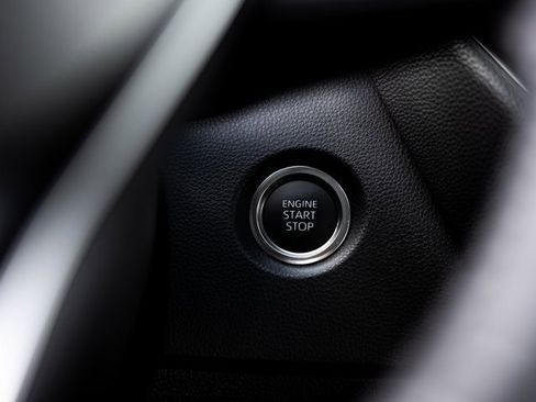 Certified 2025 Toyota Corolla SE w/ SE Premium Package image 18