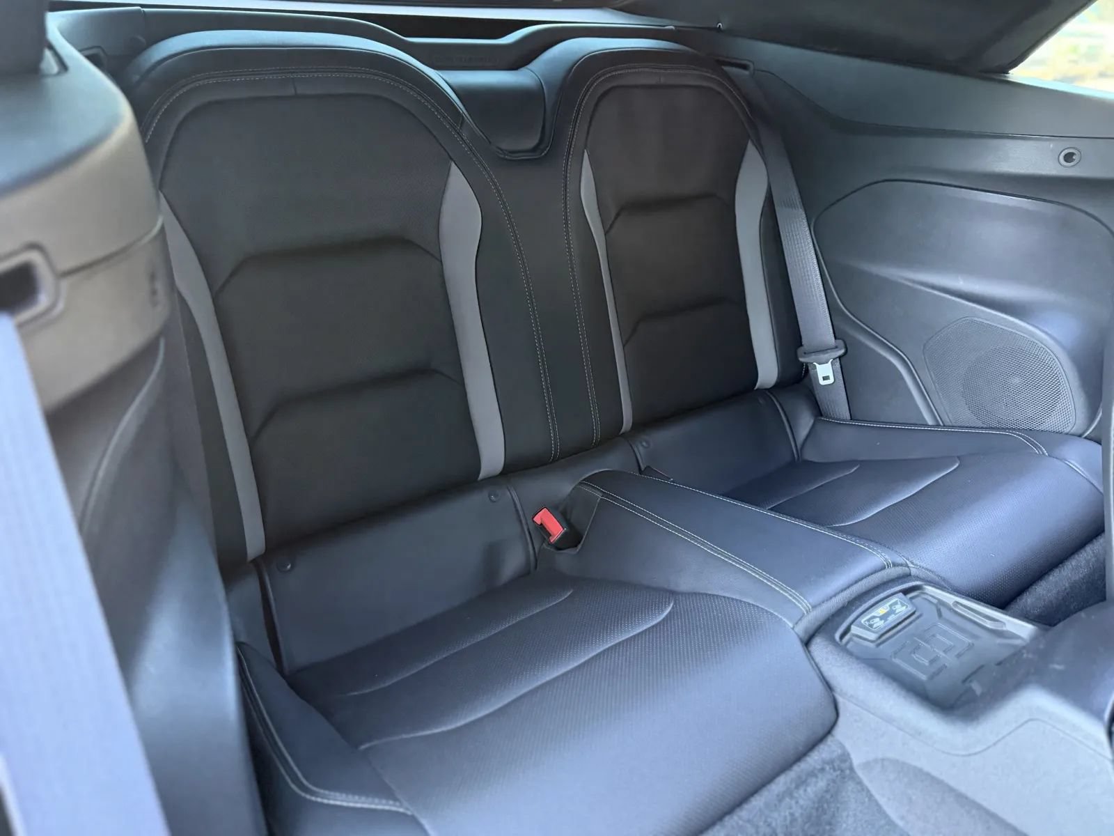 Used 2017 Chevrolet Camaro SS RWD image 33