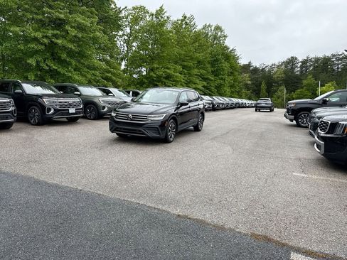 Used 2023 Volkswagen Tiguan S w/ Driver Assistance Package FWD image 1
