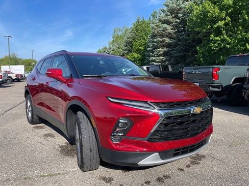 Used 2024 Chevrolet Blazer LT w/ LPO, Floor Liner Package FWD image 2
